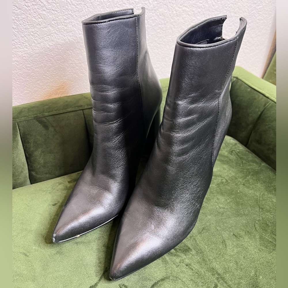 Steve Madden black bootie, size  10M in black.
